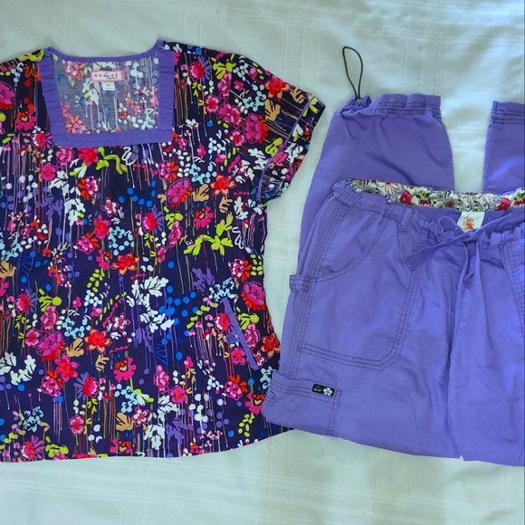 Koi Scrub Set Multicolor Floral Print size Xlarge
